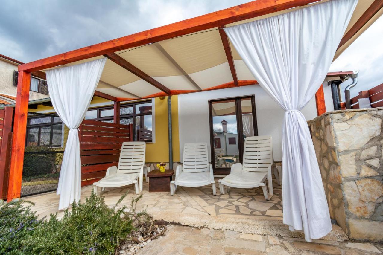 House 1119 Villa Muntic Luaran gambar